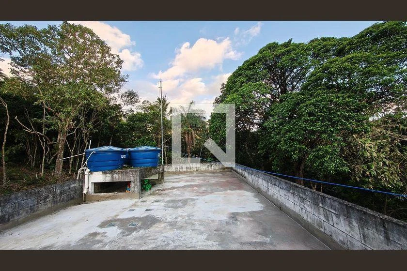 Casa mobiliada com cozinha americana, 3 quartos e jardim — photo 6