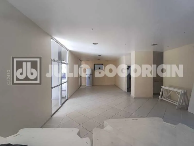 Departamento en piso 2 con ventanales de piso a techo — photo 18