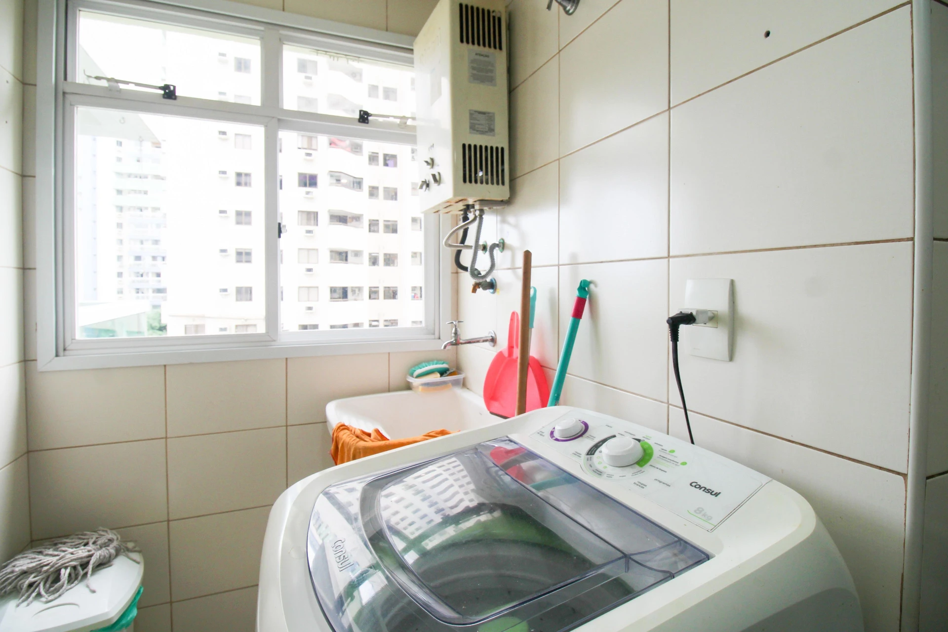 Apartamento mobiliado com 2 quartos e varanda envidraçada — photo 67