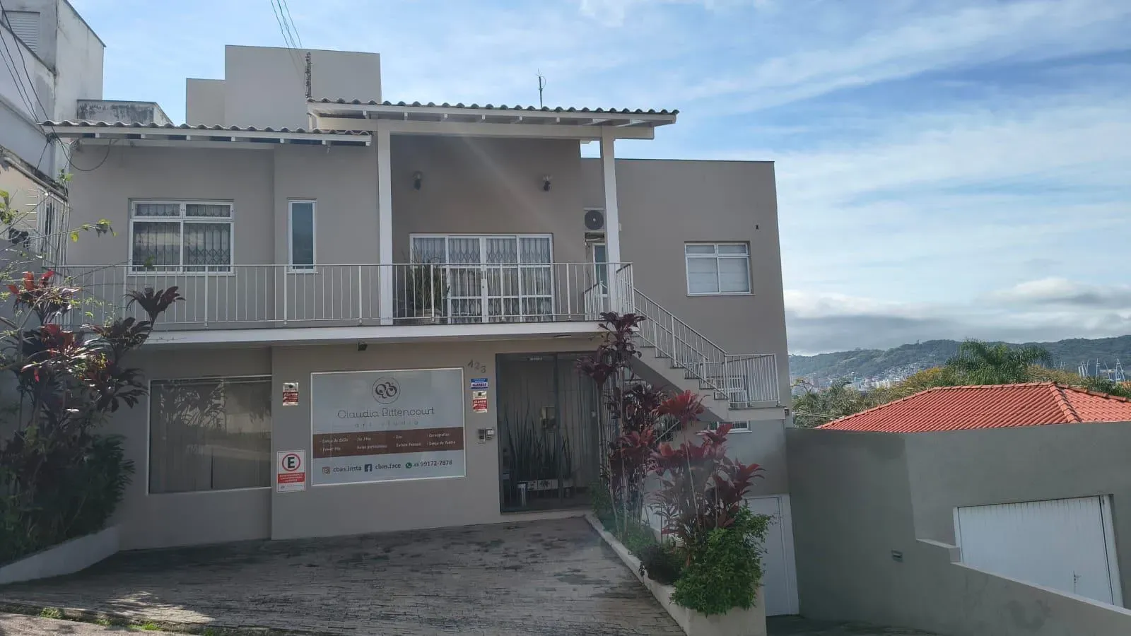 2-bedroom house with a water view in Florianópolis — photo 14