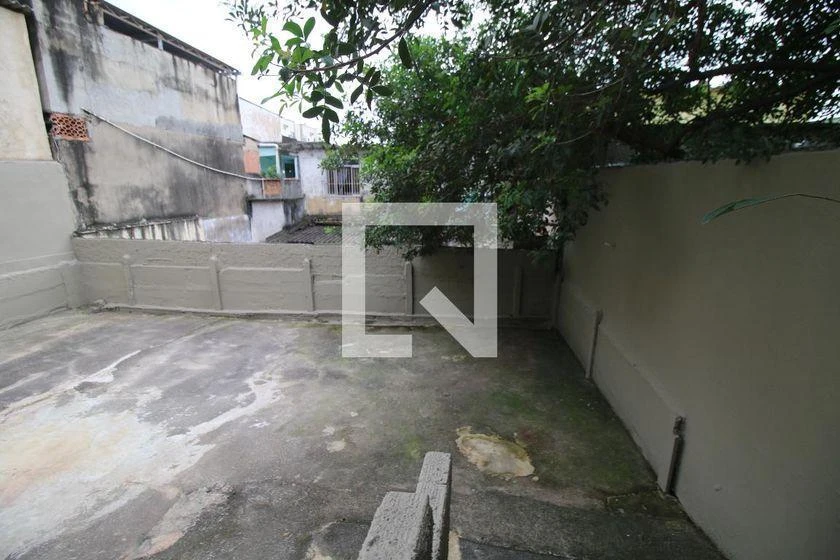 Rental house with 3 bedrooms and a balcony — photo 34