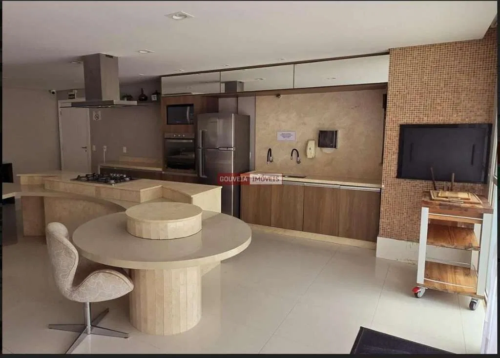 Furnished apartment with 2 en-suite bedrooms and BBQ — photo 3