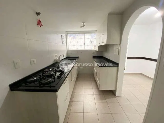 190 m² house with a bathtub and a home office — photo 2