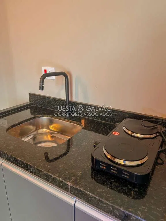 Furnished studio 31 m² with desk and private bath — photo 4
