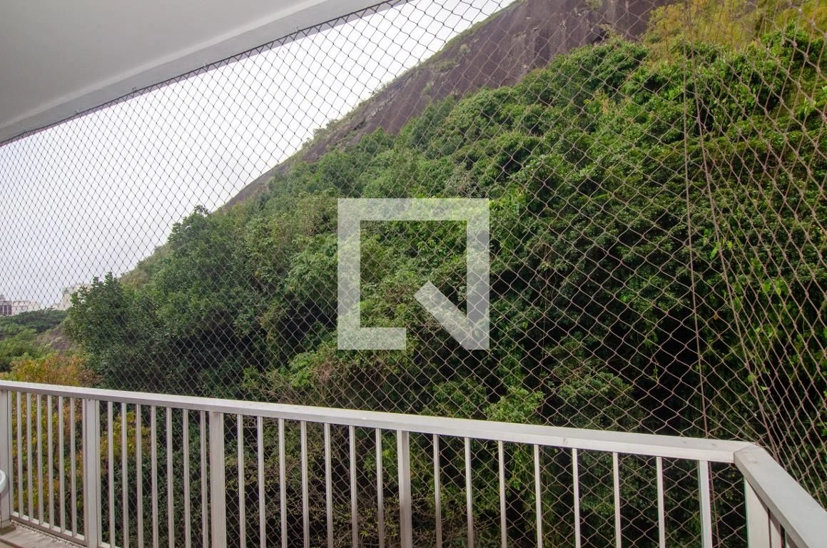 Furnished apartment, 166 m², with floor-to-ceiling windows — photo 20