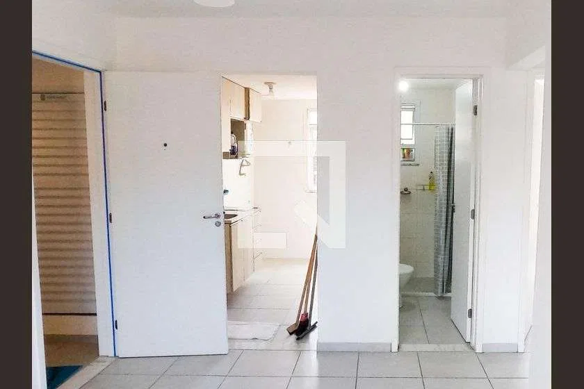 2-bedroom apartment in a building with a gym — photo 13