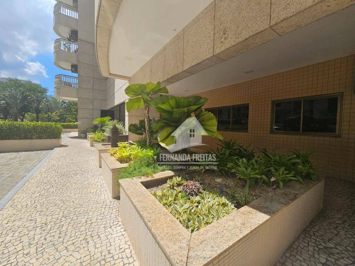 210 m² apartment with 3 bedrooms and glassed balcony — photo 41