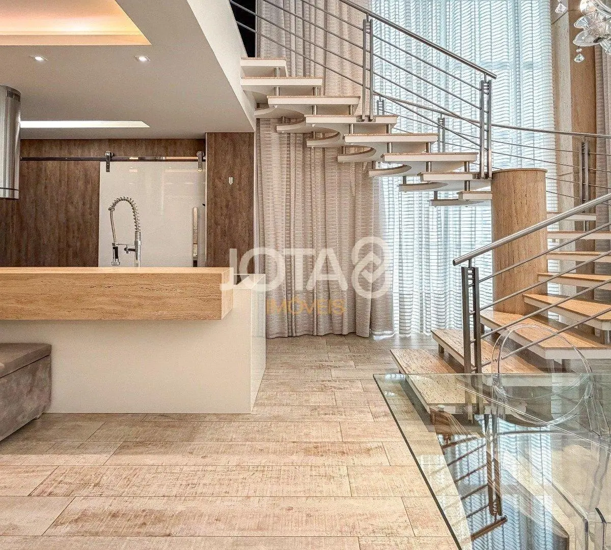 2-bedroom apartment in a building with a gym — photo 4