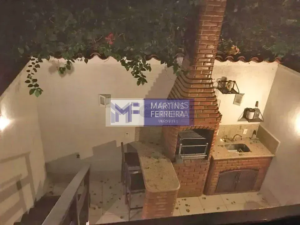 Furnished home with pool and shared BBQ area — photo 19