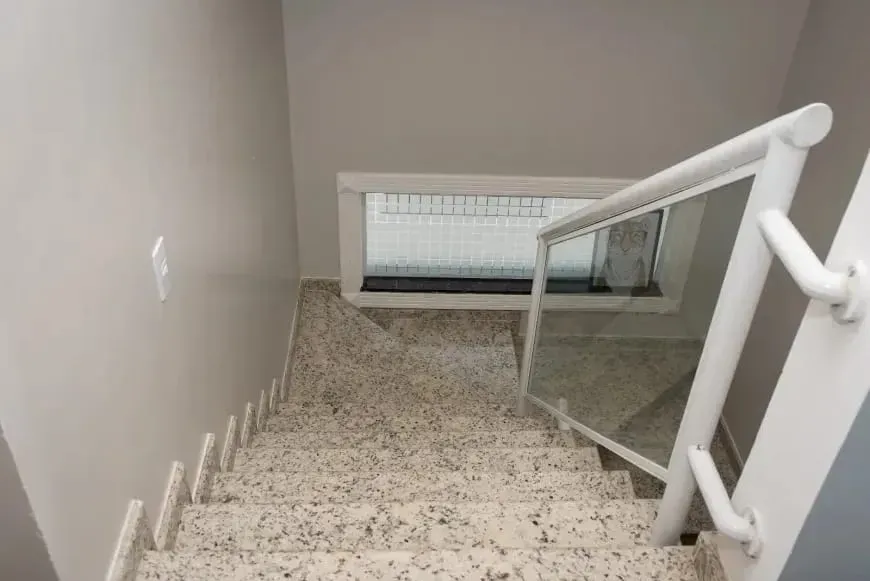 Furnished house with 4 bedrooms and 5 bathrooms — photo 17
