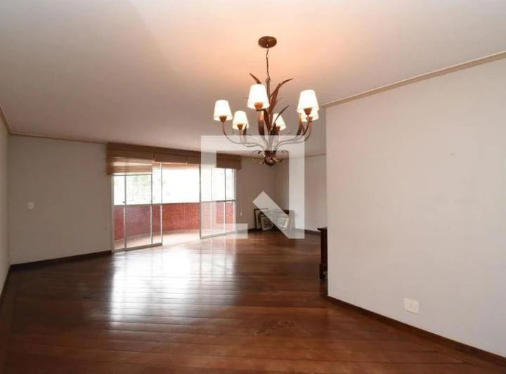 4-bedroom apartment 261 m² with 2 en-suite baths