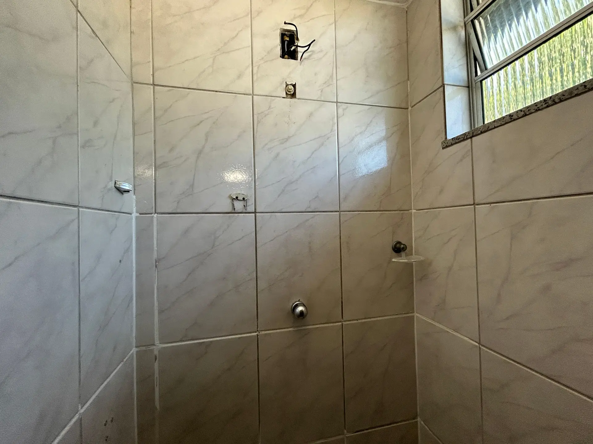 Unfurnished 3-bedroom apartment with 2 baths, no parking — photo 42