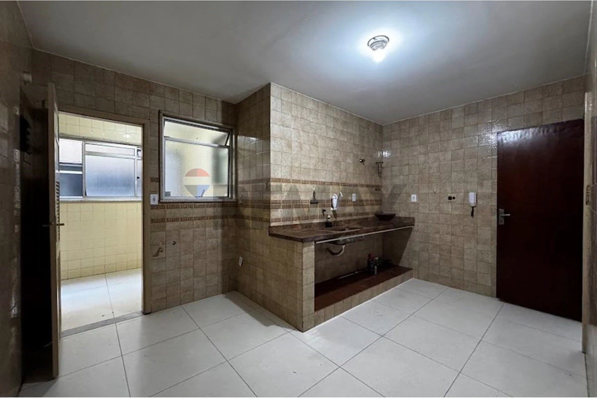 Apartment, 65 m², with wood or laminate floors — photo 6