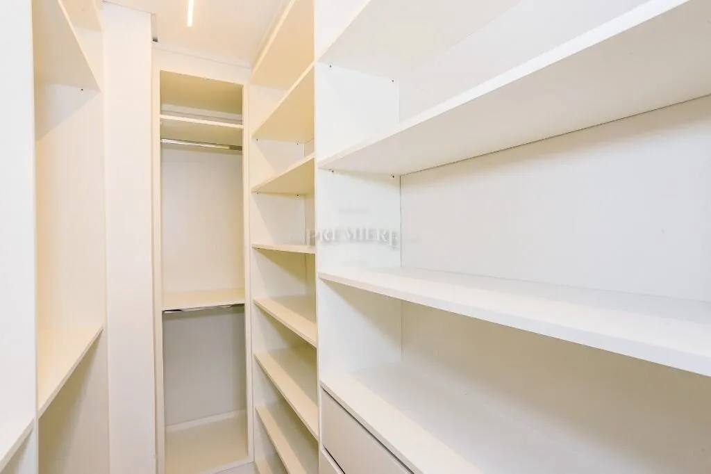 Furnished apartment, 135 m², with a bathtub — photo 23