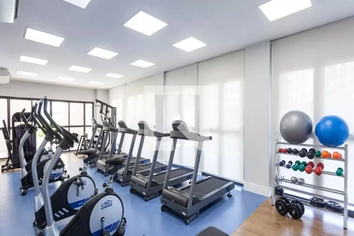 Apartamento de 89 m² com janelas do piso ao teto e closet — photo 106