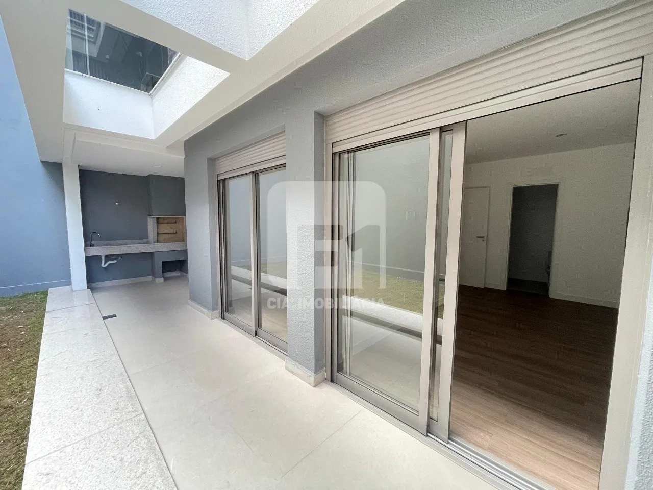 2-bedroom apartment with 2 parking spaces and balcony BBQ — photo 17