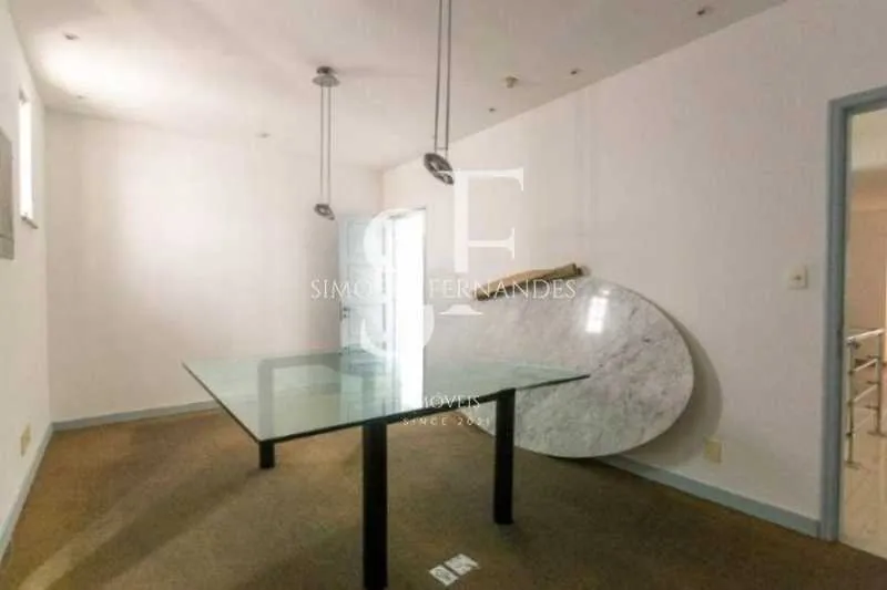 House with 5 bedrooms and 5 bathrooms plus balcony — photo 17