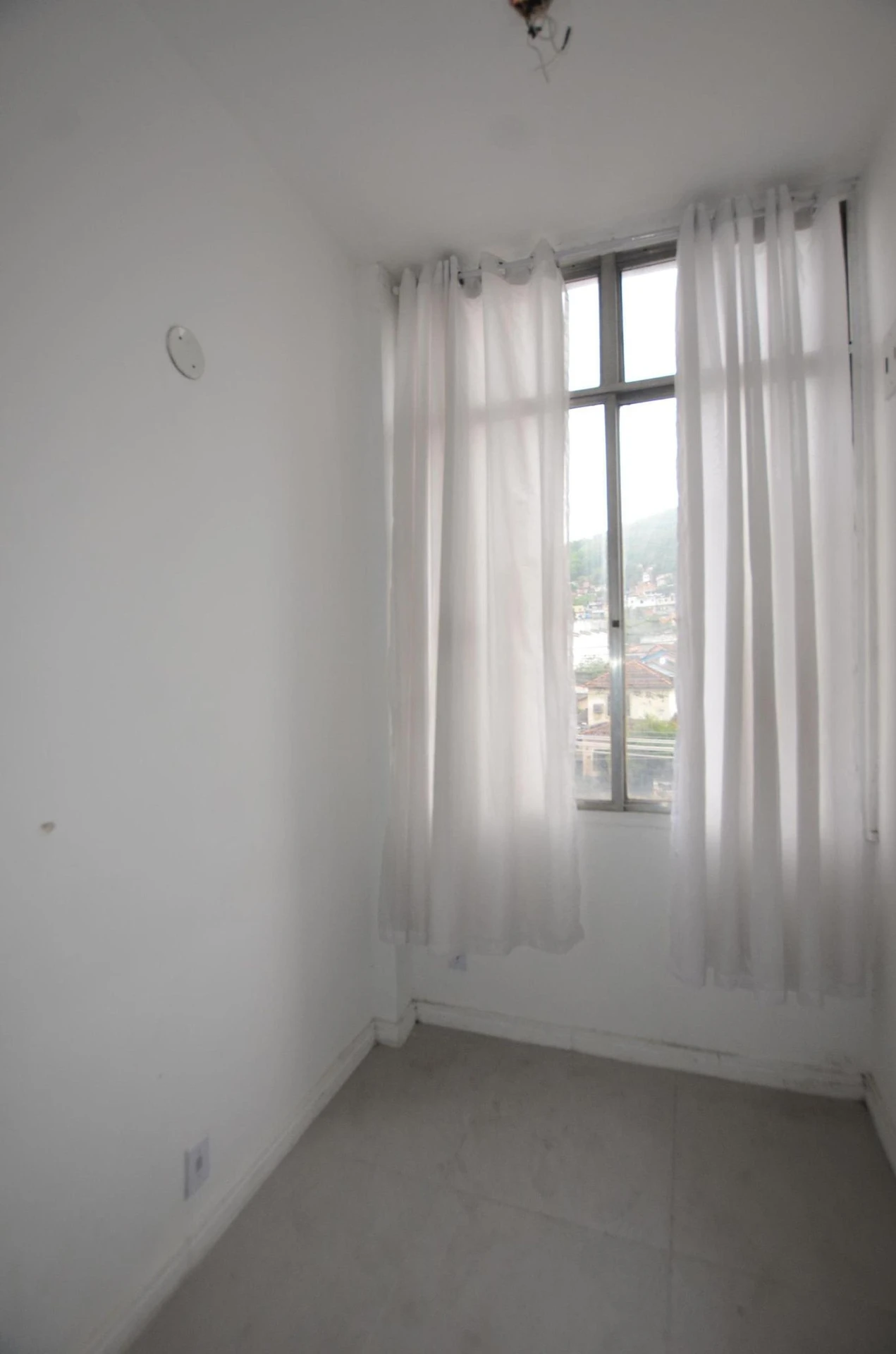 3-bedroom apartment with a mountain view in Rio de Janeiro — photo 17