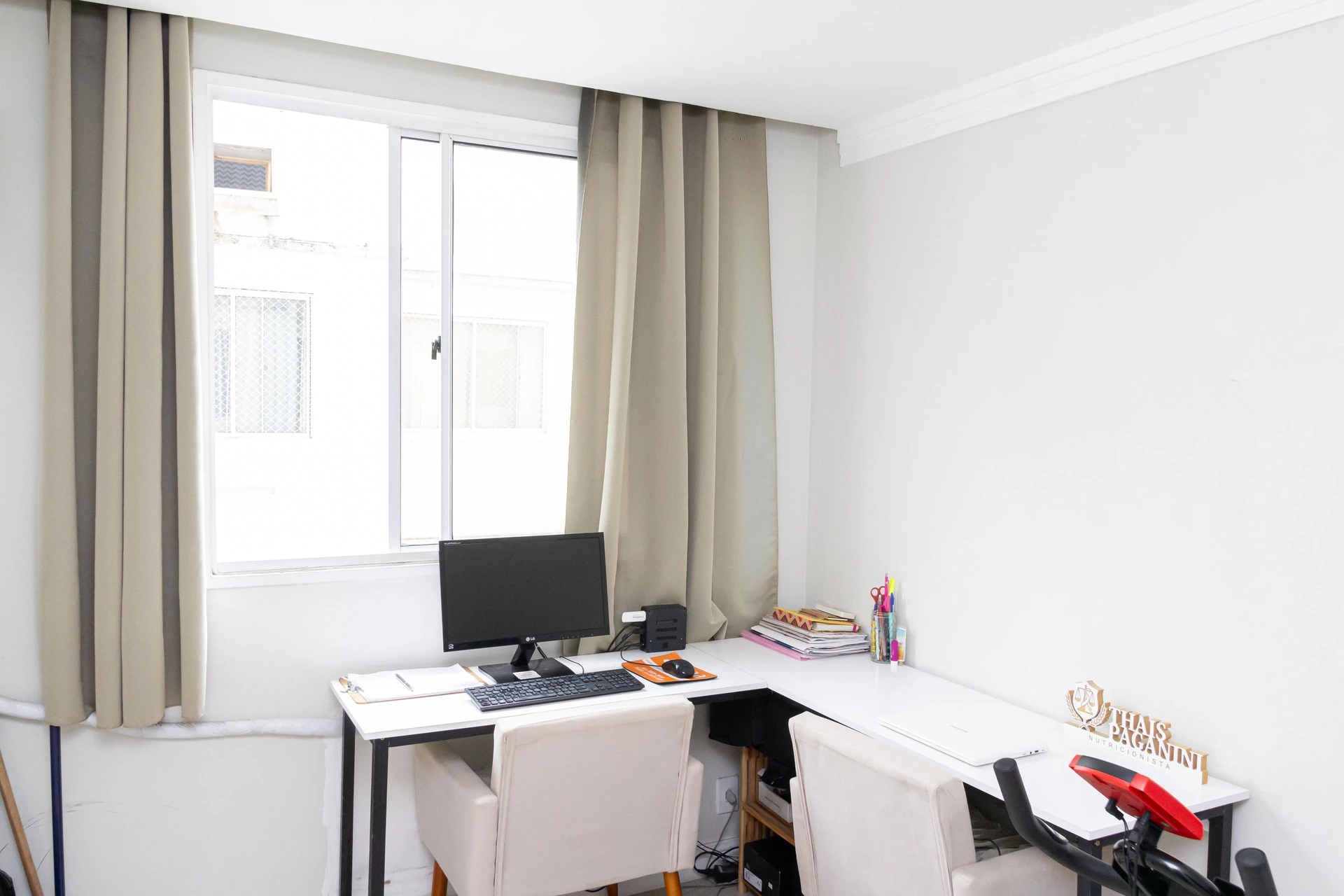 Apartamento mobiliado de 2 quartos em condomínio com piscina — photo 48