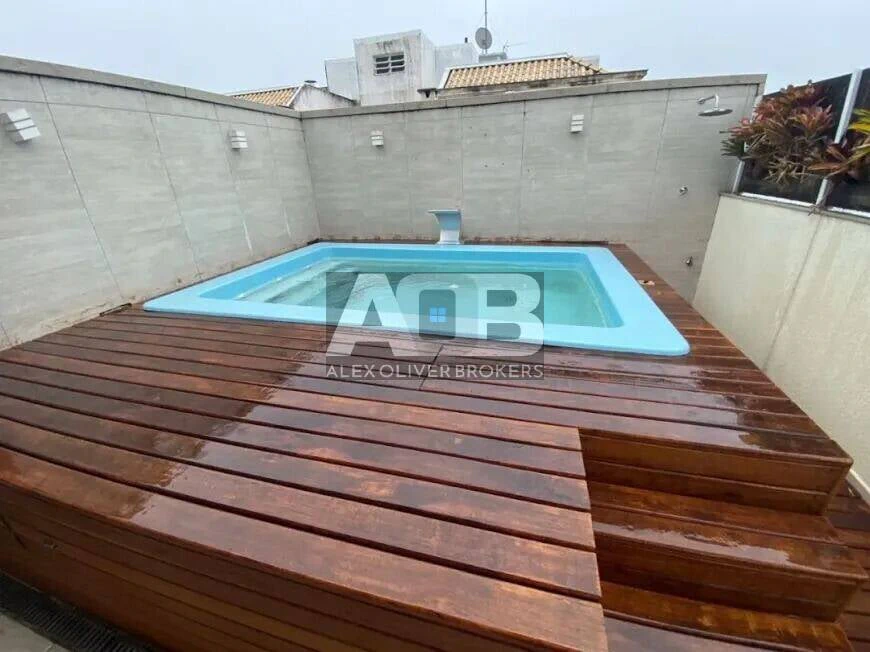 Furnished duplex penthouse with 4 bedrooms and 210 m² — photo 29