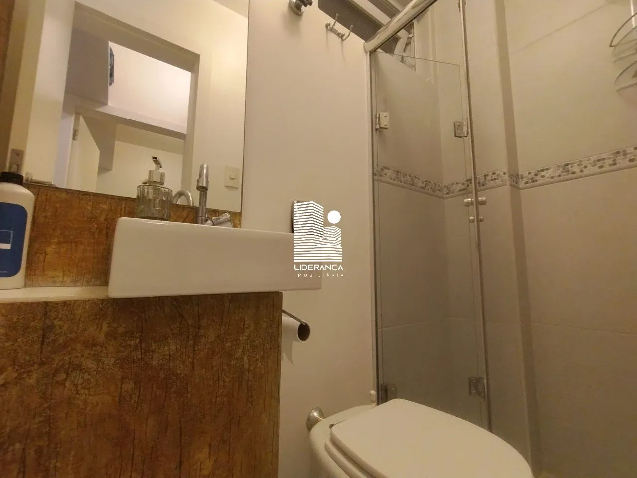 3-bedroom apartment with a walk-in closet in Florianópolis — photo 16