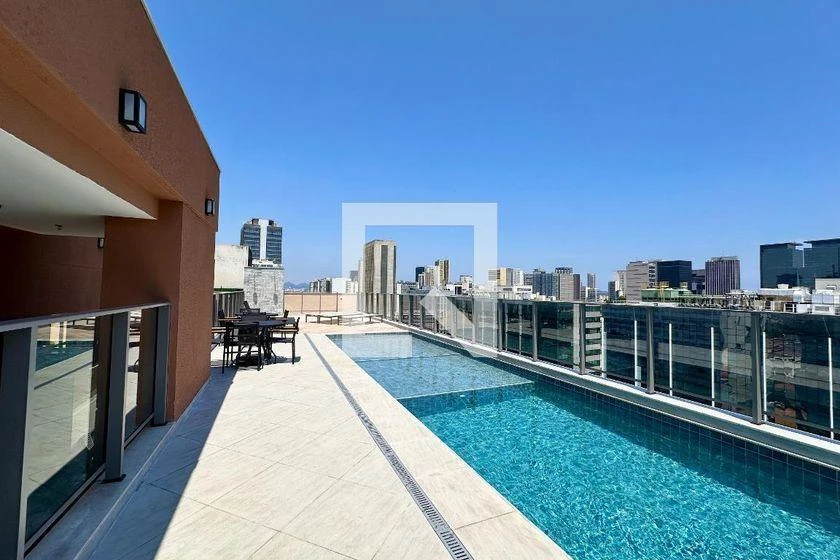 Balcony with a grill in a one-bedroom apartment, 33 m² — photo 17