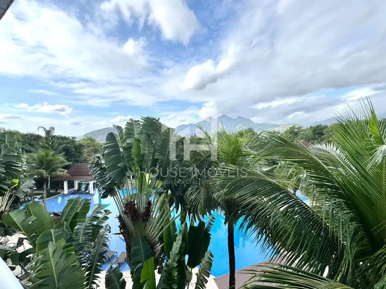 Furnished 3-bedroom apartment with 3 bathrooms — photo 3