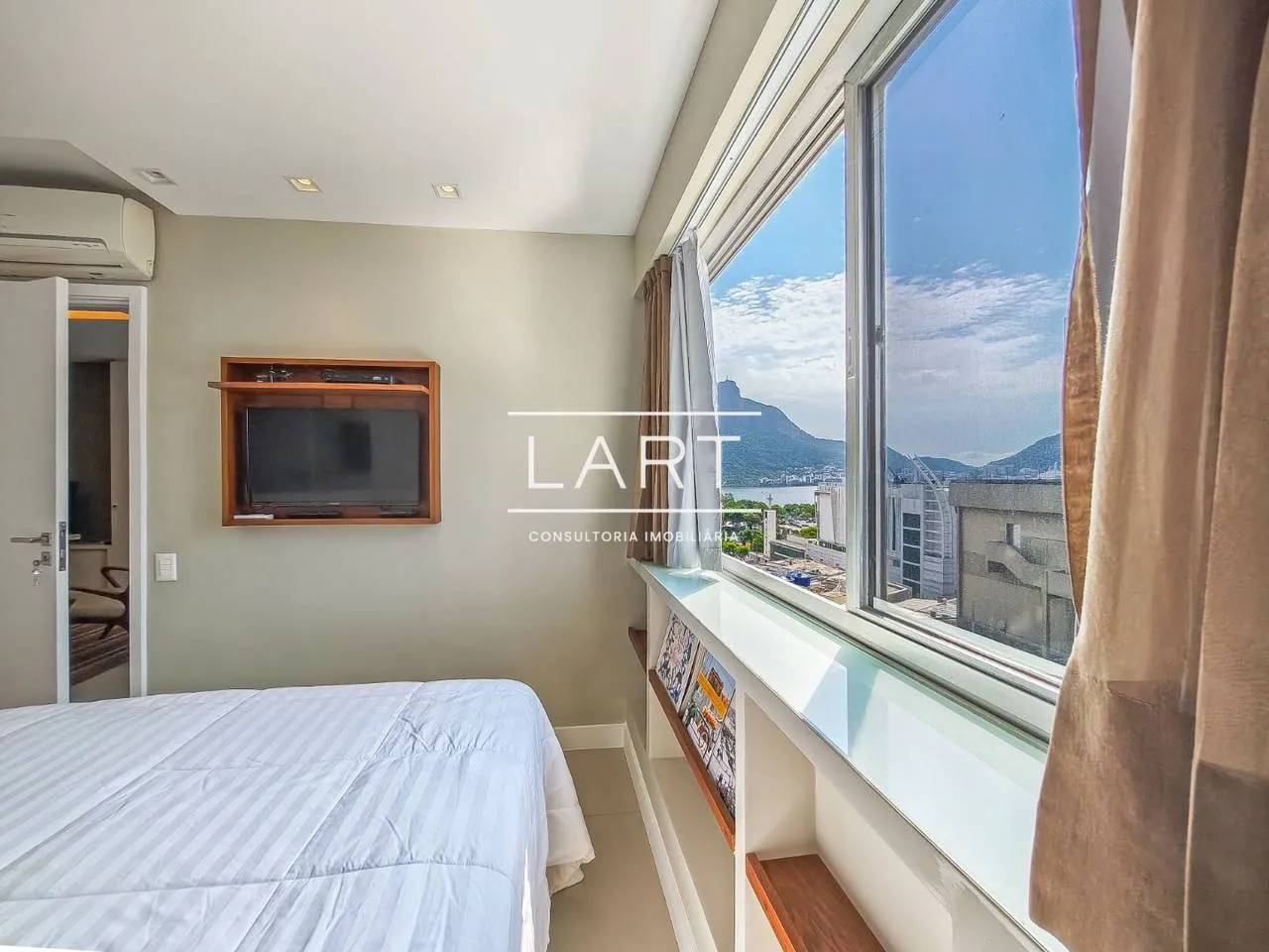 Furnished 1-bedroom apartment with 2 bathrooms — photo 2