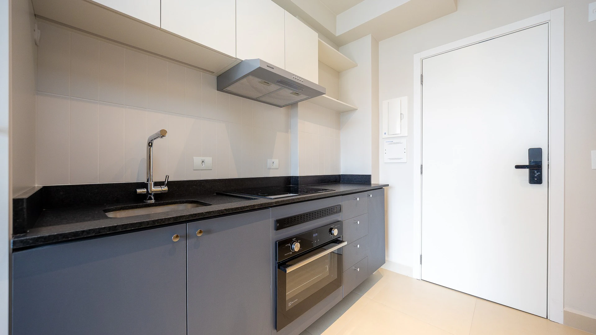 2-bedroom apartment with open-plan kitchen and 6th floor — photo 3