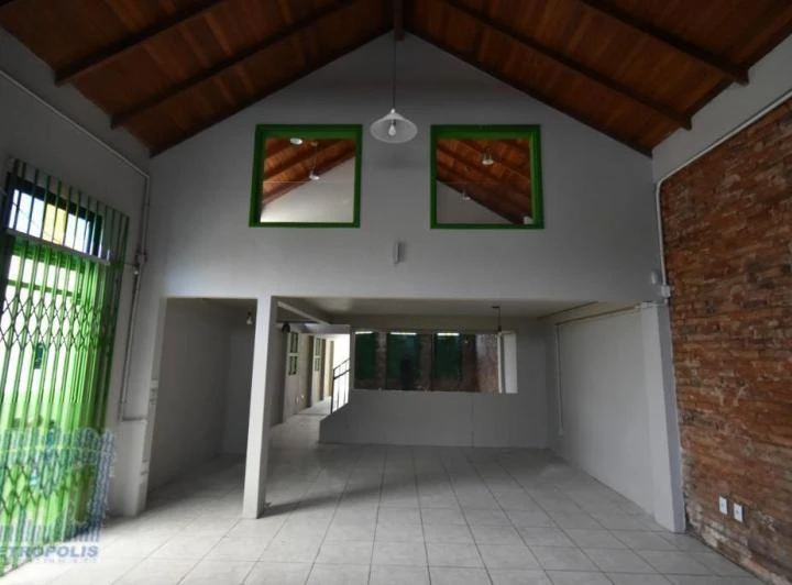 74 m² apartment with a separate closed kitchen