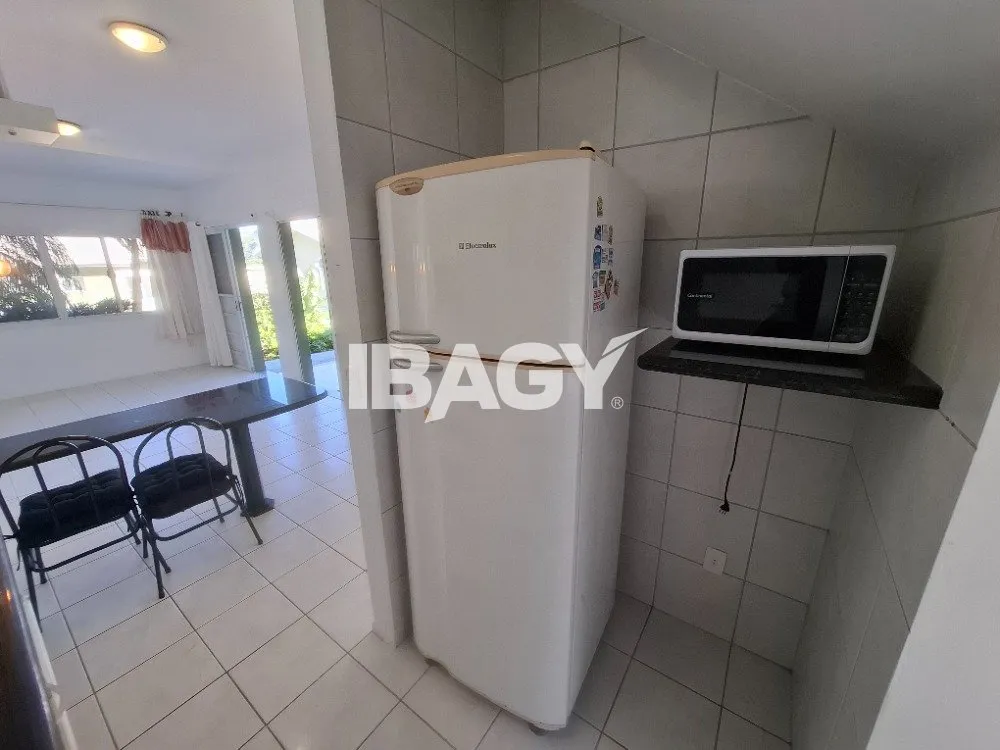 House with 3 bedrooms and 246 m², open-plan kitchen — photo 17