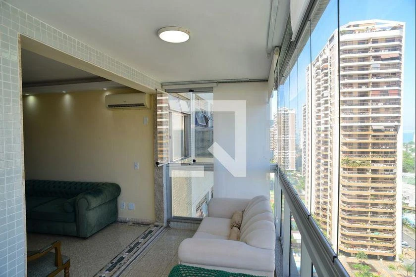 2-bedroom apartment with an en-suite bathroom — photo 8