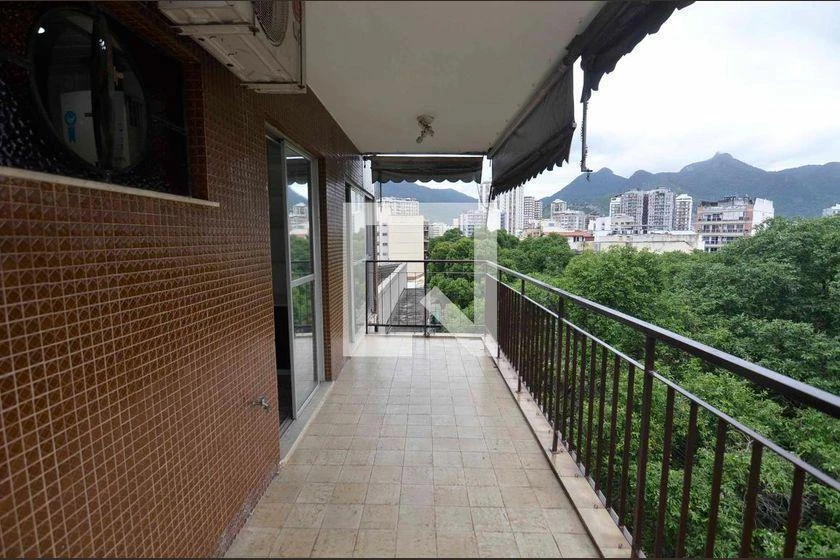 Mountain view in a 3-bedroom apartment, 98 m² — photo 13