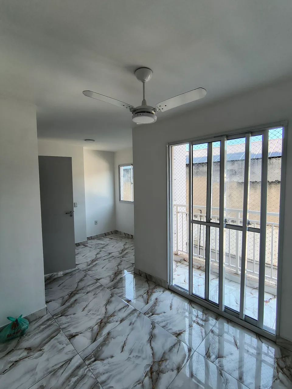 One-bedroom apartment in a building with a gym