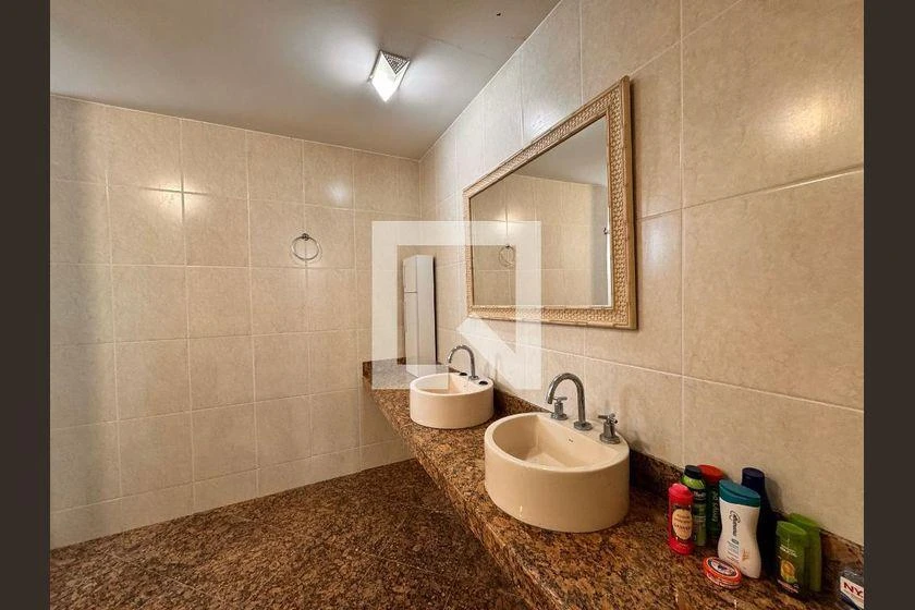 4 quartos e banheira: apartamento de 233 m² — photo 45