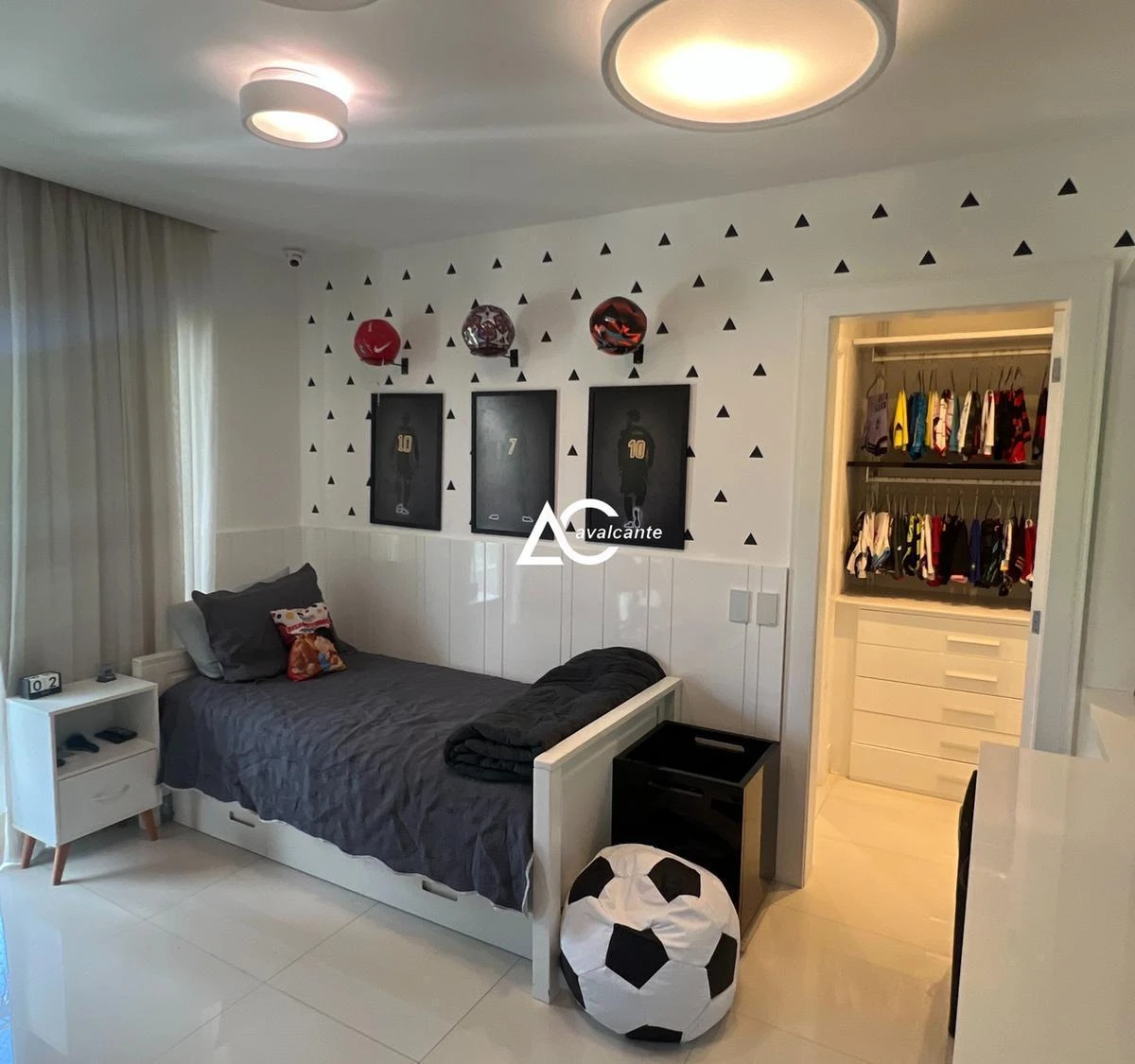 Furnished 4 en-suite home with 400 m² — photo 35