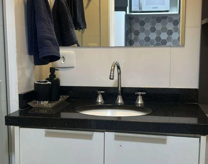 17 m² apartment with 1 bedroom, 1 bathroom, glass shower — photo 4