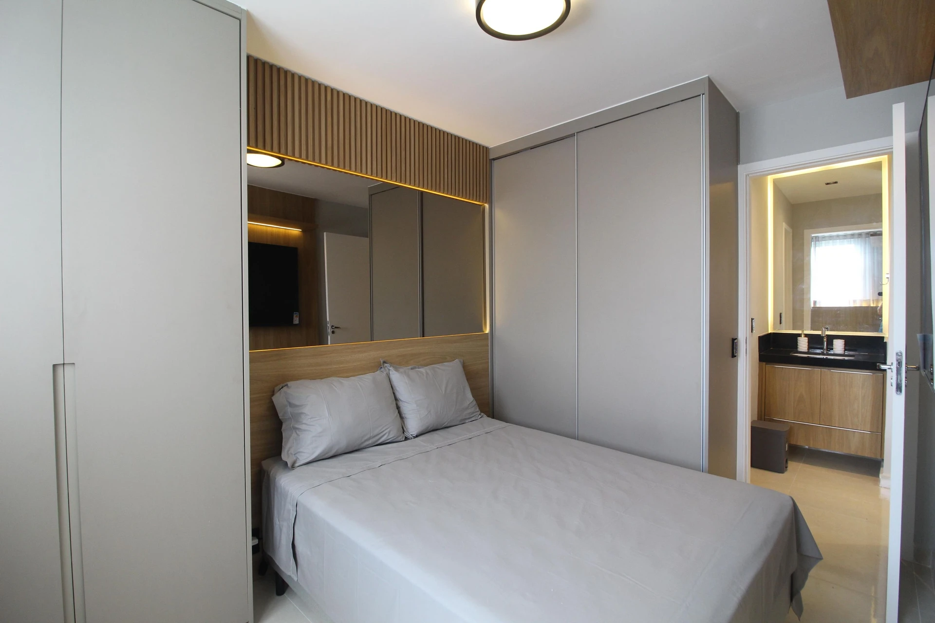 Furnished studio in a building with a sauna — photo 10