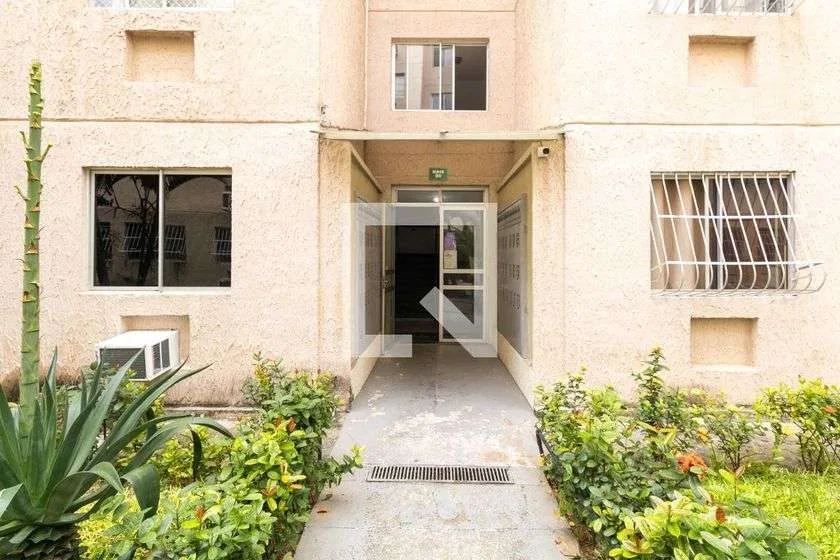 2-bedroom apartment with a balcony and gas kitchen