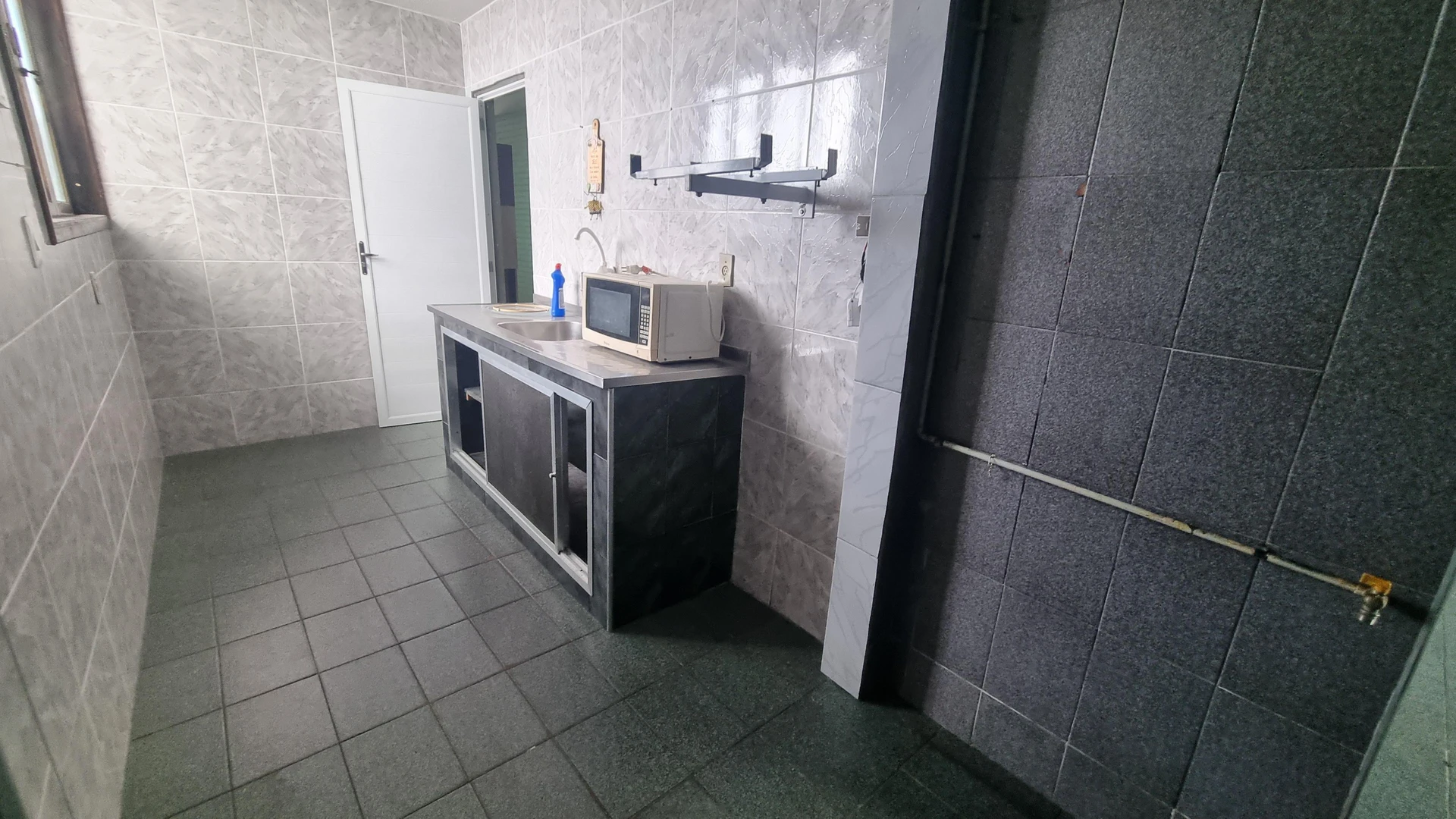 Washing machine in a 5-bedroom house, 200 m² — photo 8