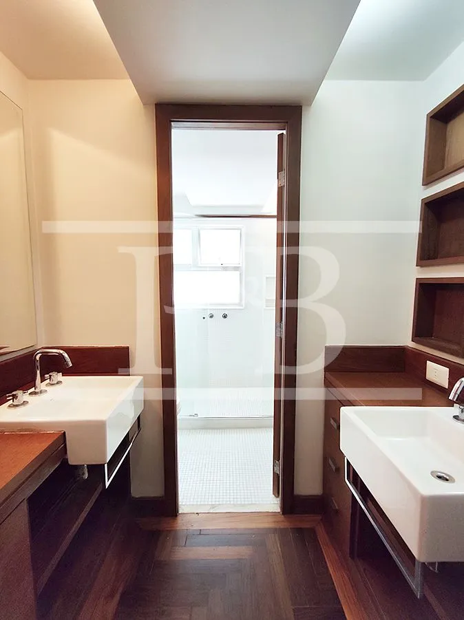 Penthouse with 4 bedrooms and 4 baths, 539 m² — photo 43