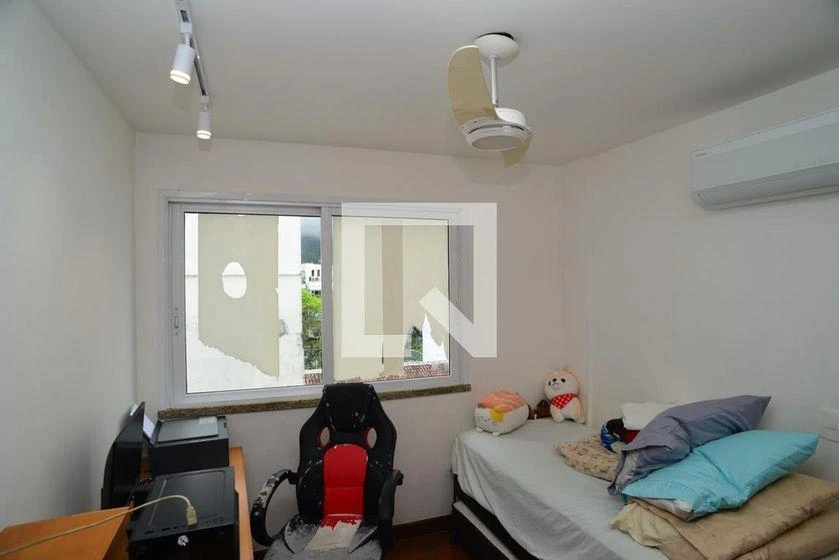 Furnished apartment, 300 m², with a glass-enclosed balcony — photo 20