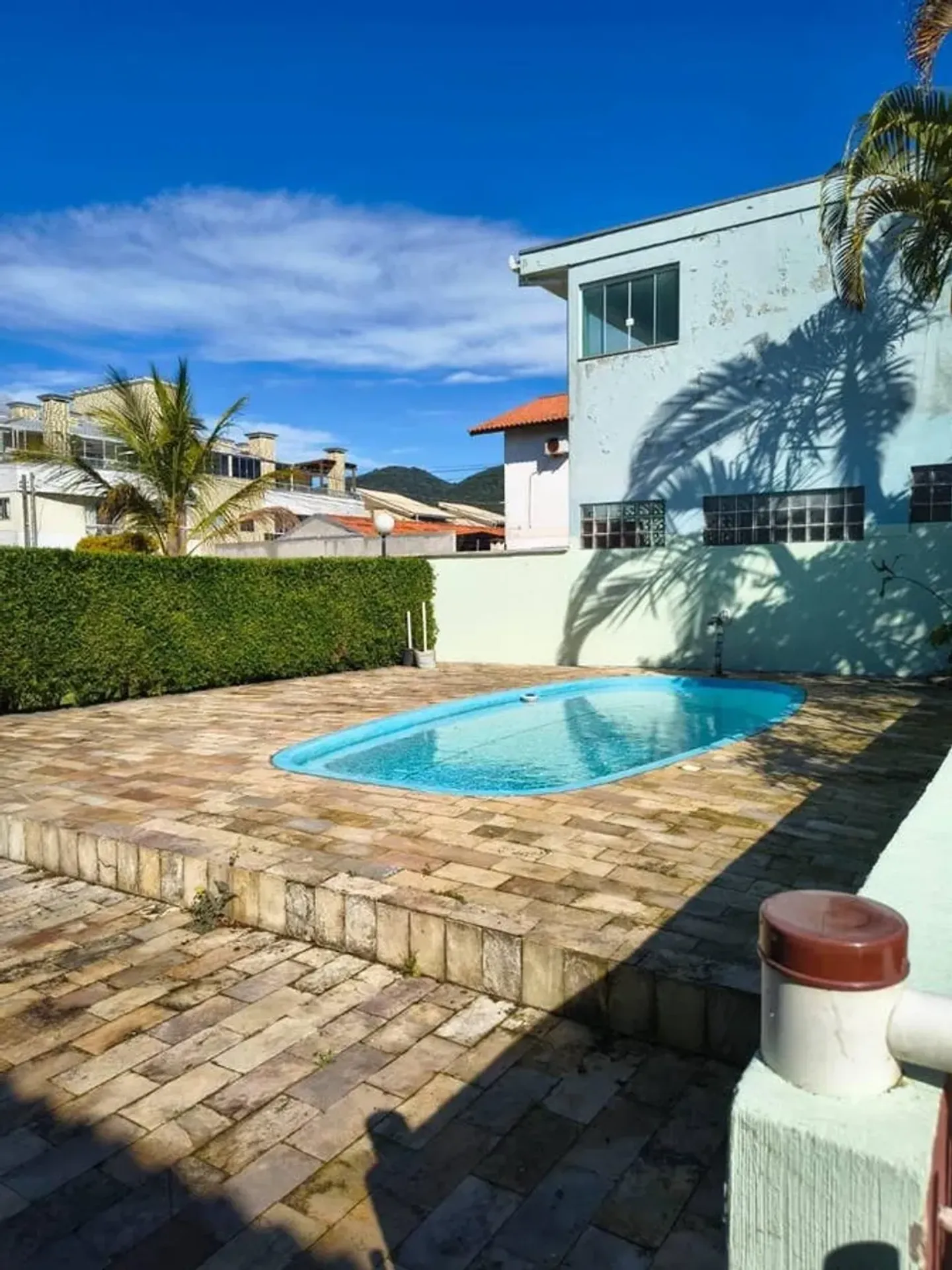 700 m² house with a bathtub and a grill on the balcony — photo 25