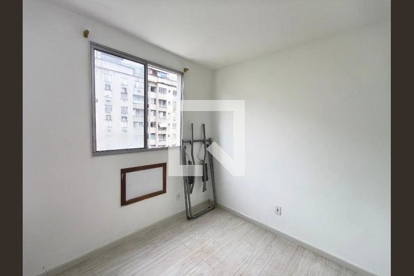 2-bedroom apartment in a building with a gym — photo 12