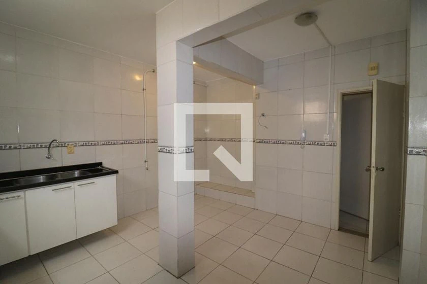 Apartment with 2 bedrooms, 1 bathroom and separate kitchen — photo 21