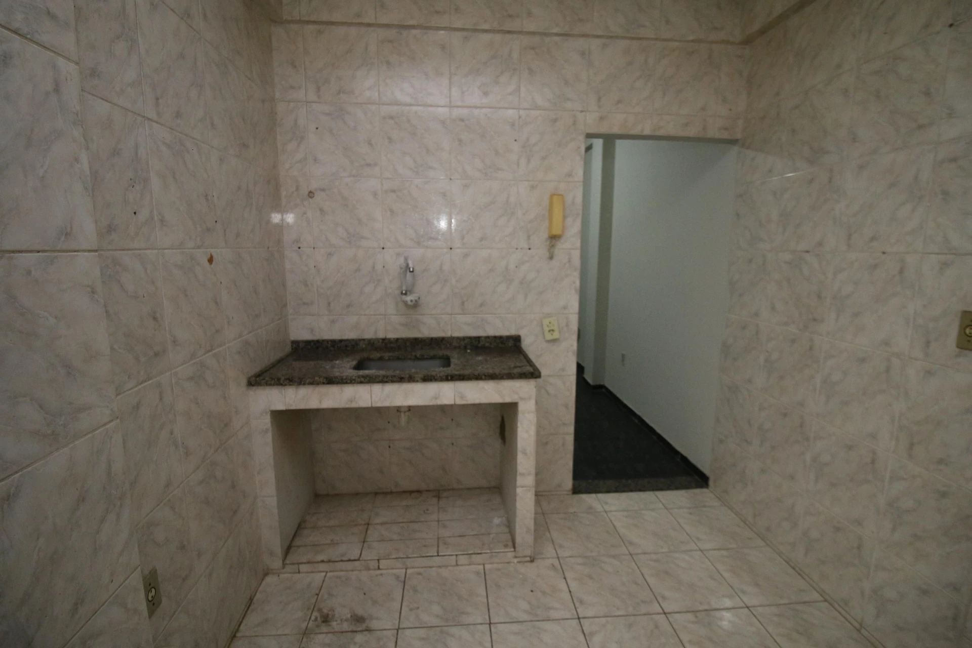 Rental apartment with 1 bedroom and no parking — photo 12