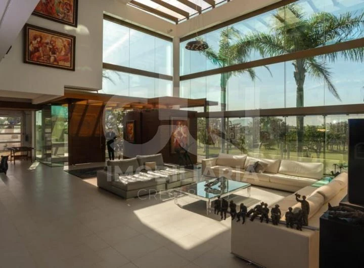 6-suite house with 370 m² and 3 covered parking spots — photo 2