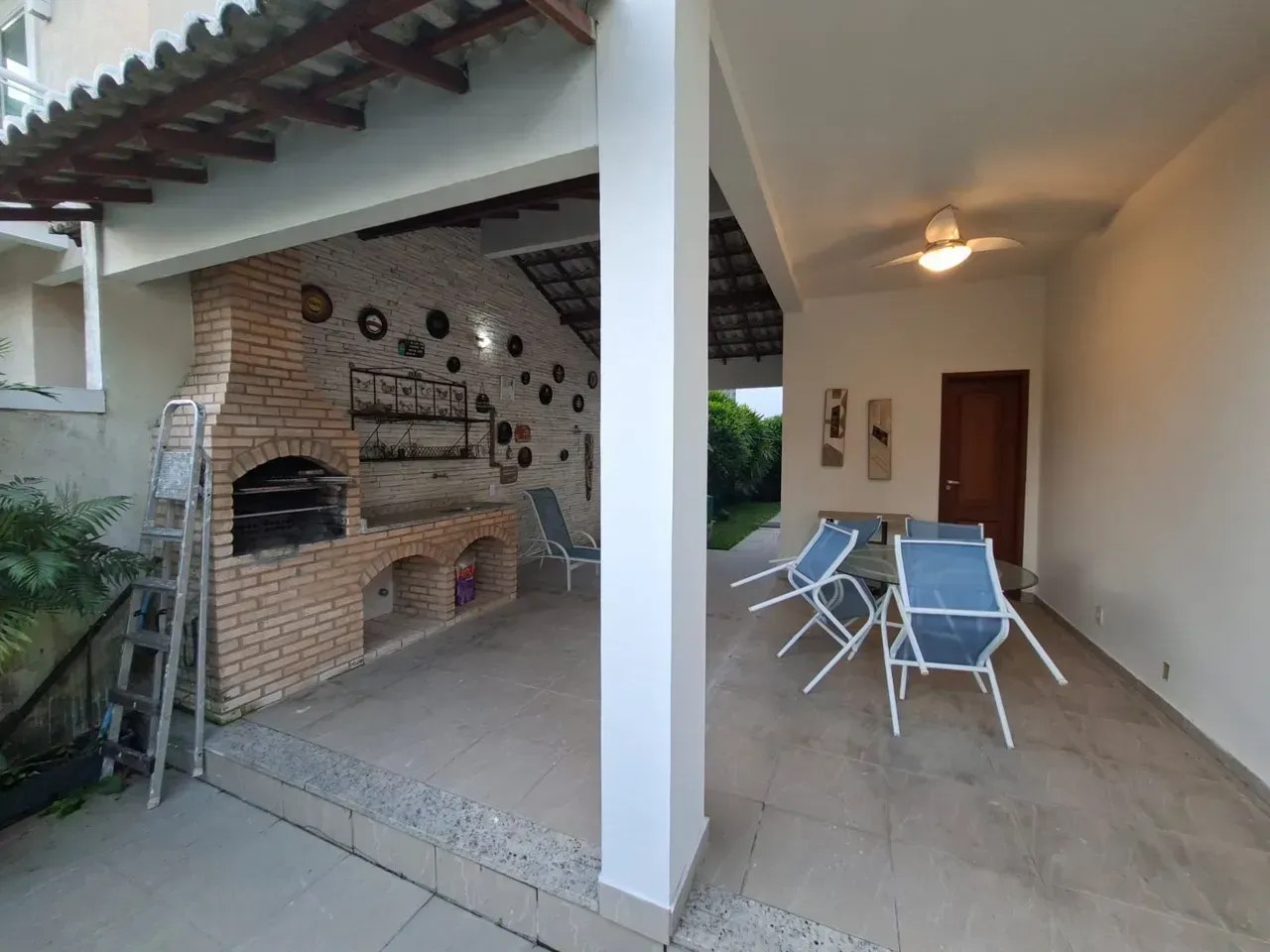 Casa sem mobília com 4 quartos e churrasqueira na varanda — photo 6