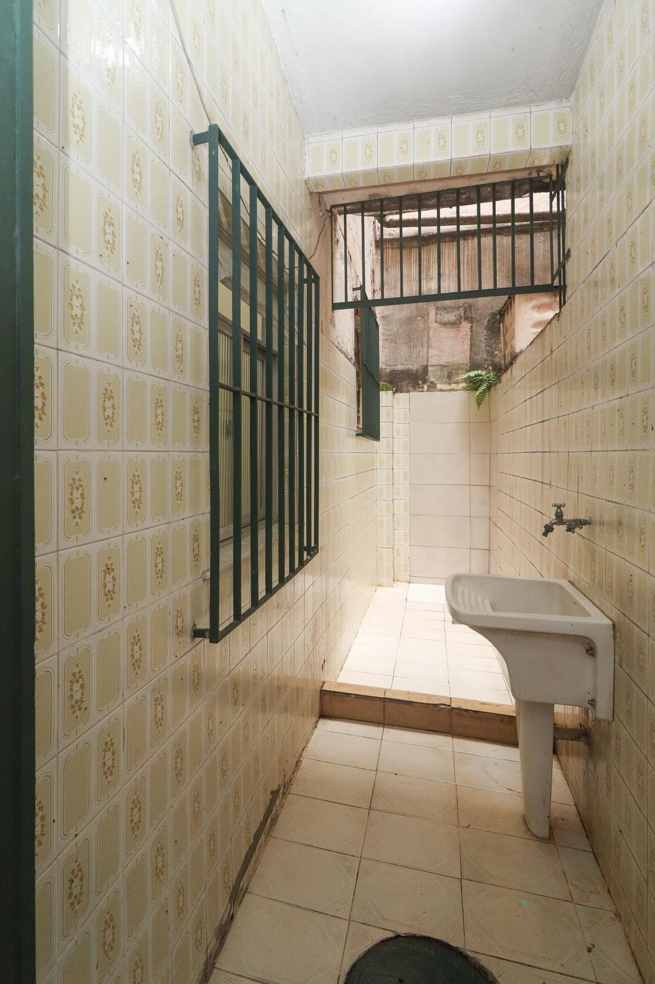 Квартира з 2 спальнями та дерев'яною підлогою або ламінатом — photo 7