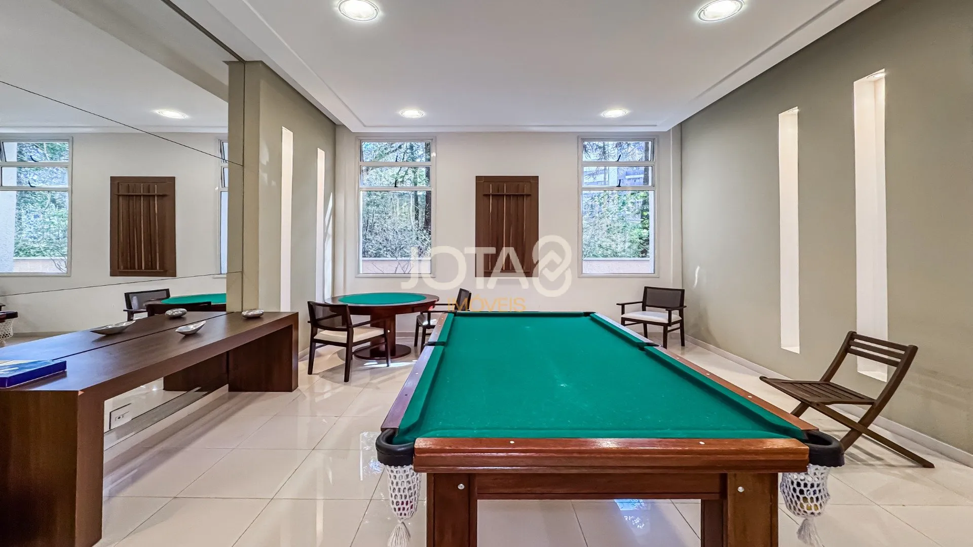 3-bedroom apartment with 185 m² and private BBQ space — photo 45